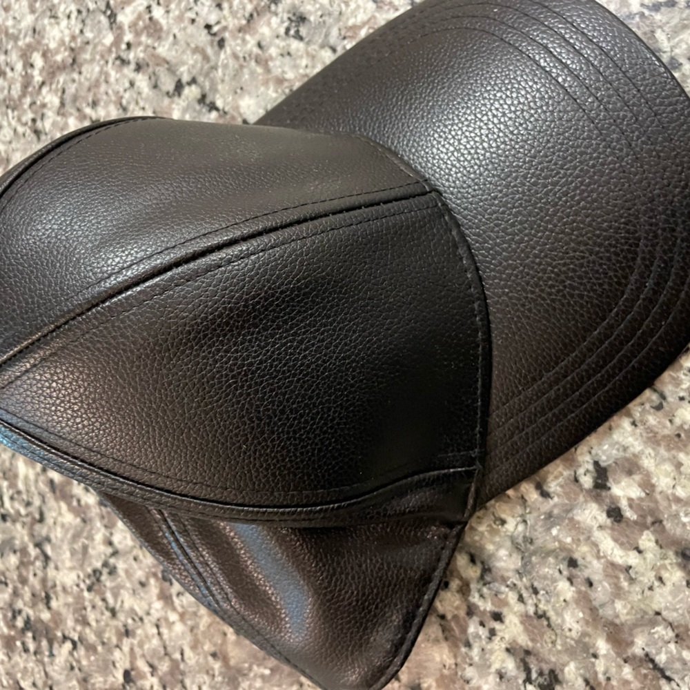 Mens leather cap SnapBack